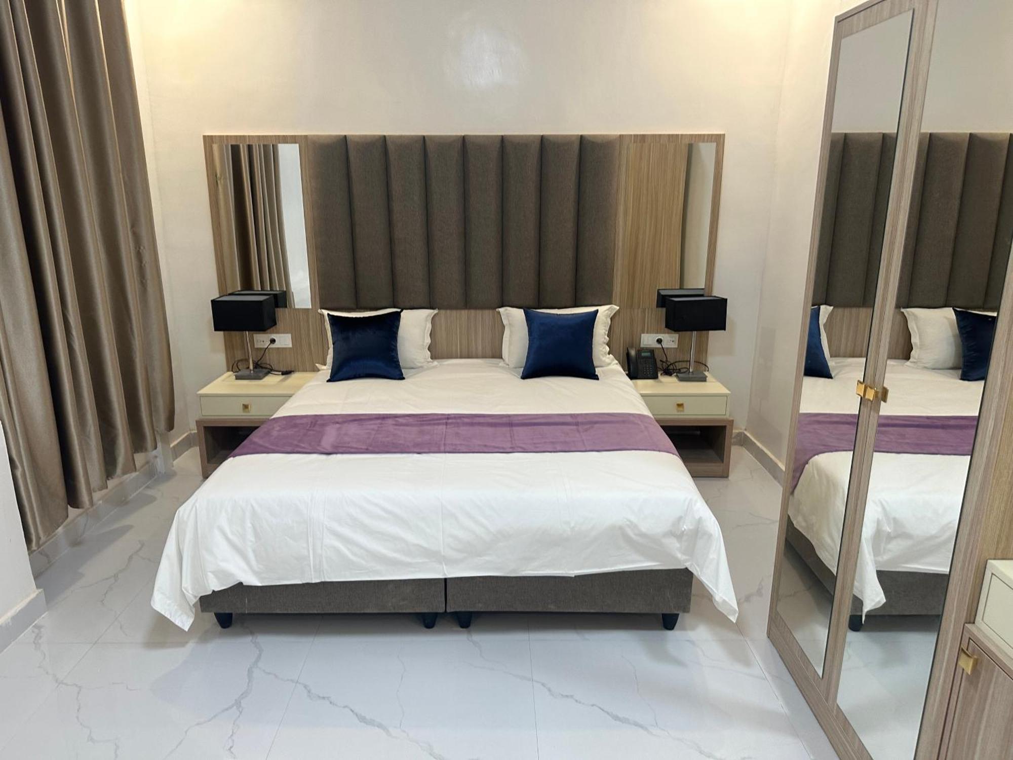 Hotel Esma นูอาดิบู ภายนอก รูปภาพ