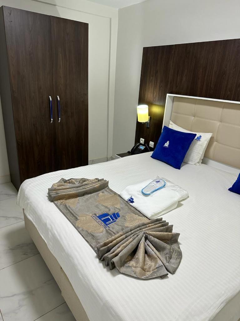 Hotel Esma นูอาดิบู ภายนอก รูปภาพ