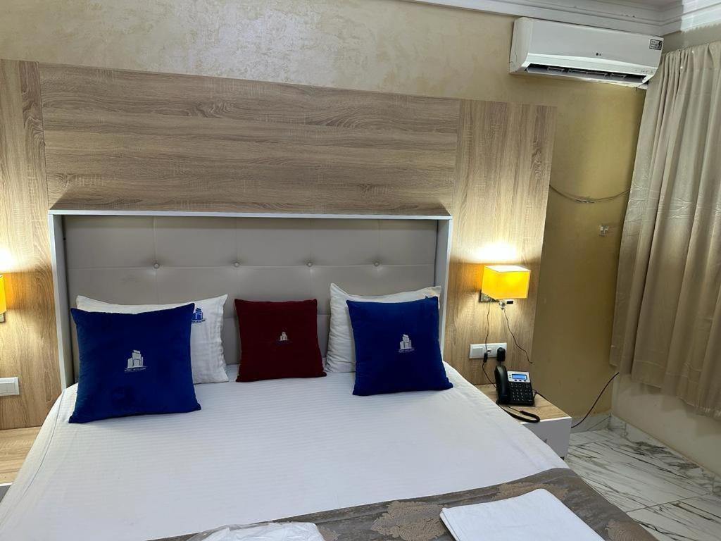 Hotel Esma นูอาดิบู ภายนอก รูปภาพ
